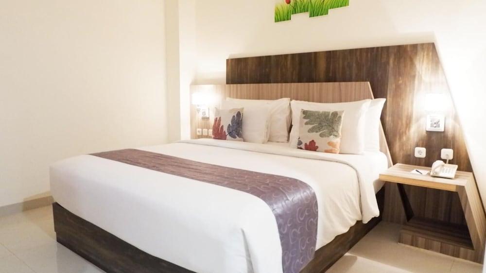 Vega Prime Hotel & Convention Sorong Eksteriør bilde