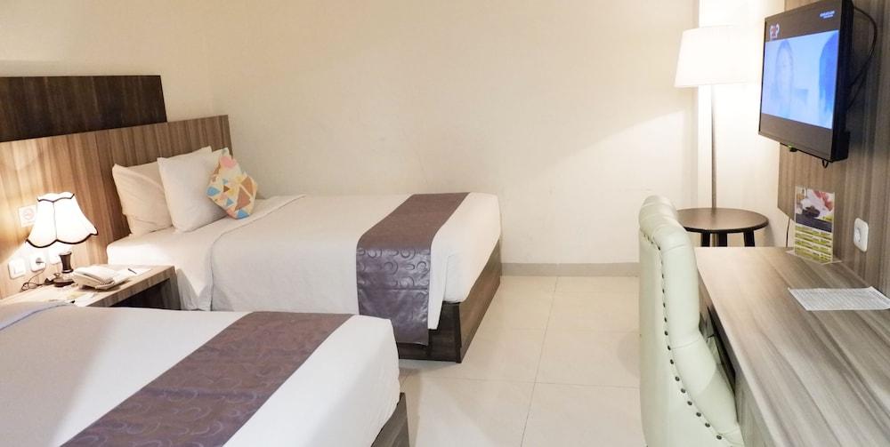 Vega Prime Hotel & Convention Sorong Eksteriør bilde