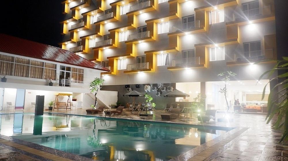 Vega Prime Hotel & Convention Sorong Eksteriør bilde
