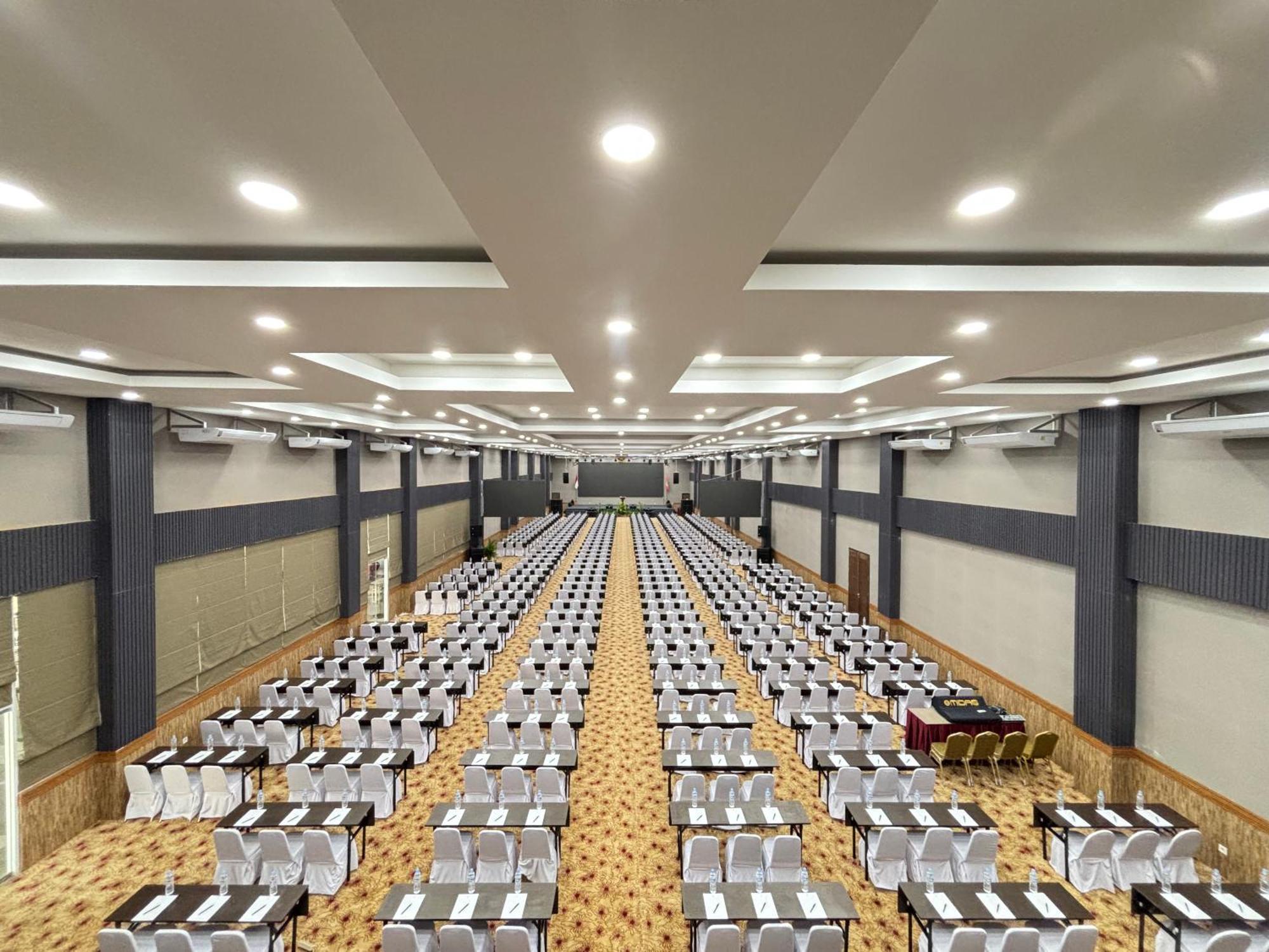 Vega Prime Hotel & Convention Sorong Eksteriør bilde