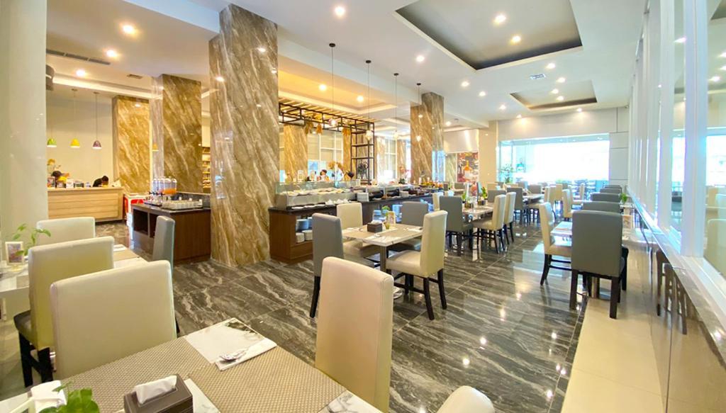 Vega Prime Hotel & Convention Sorong Eksteriør bilde