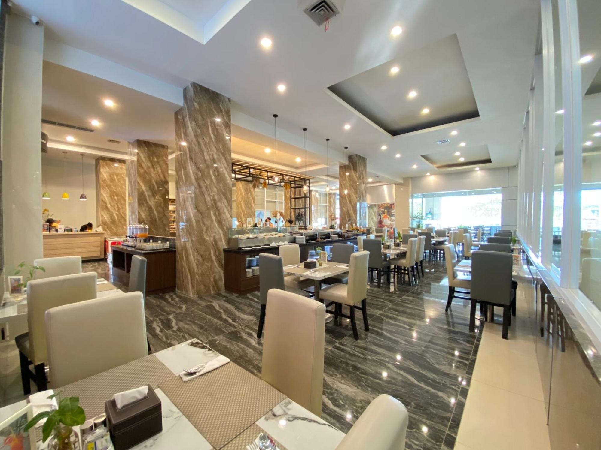 Vega Prime Hotel & Convention Sorong Eksteriør bilde