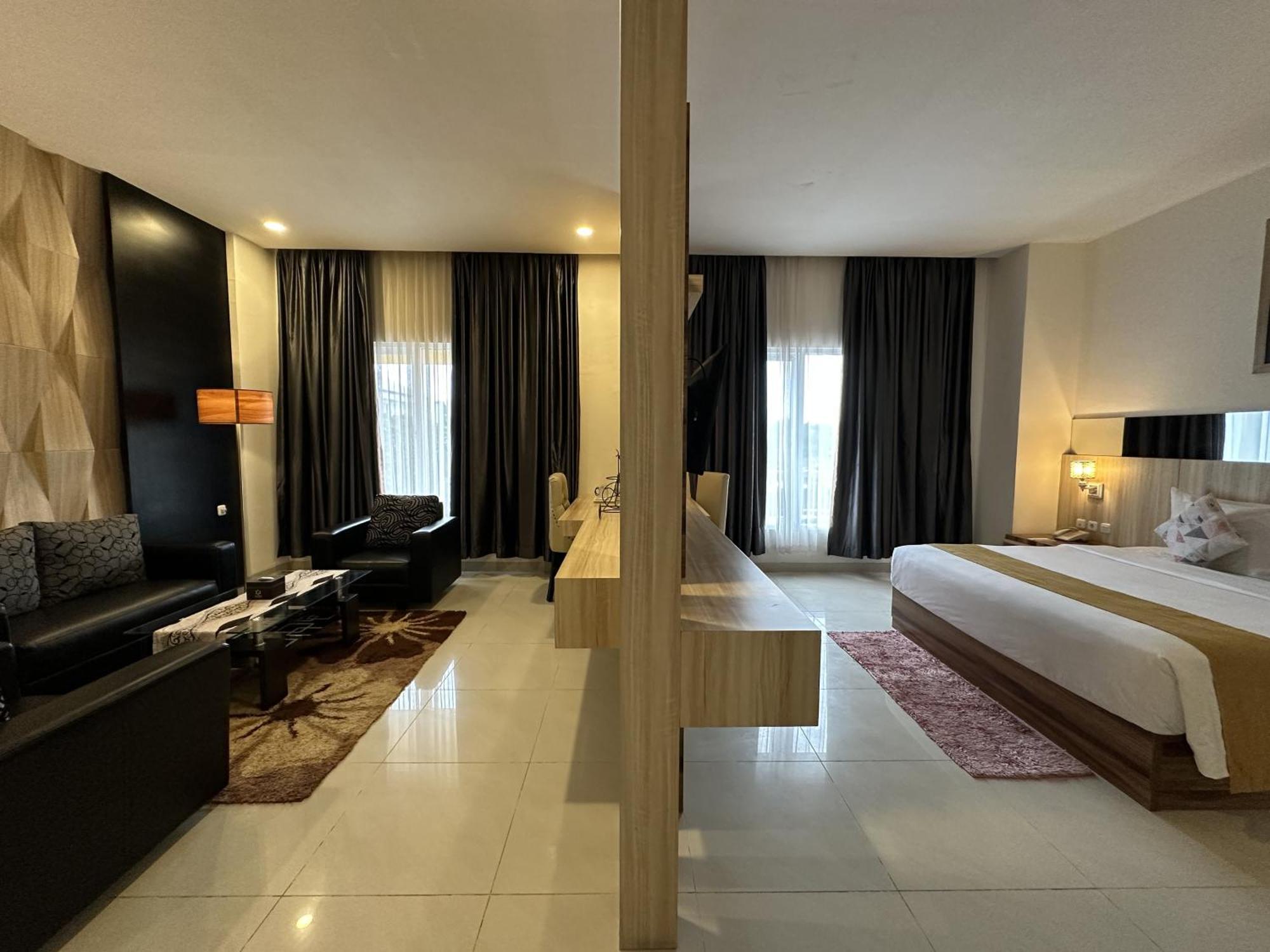 Vega Prime Hotel & Convention Sorong Rom bilde
